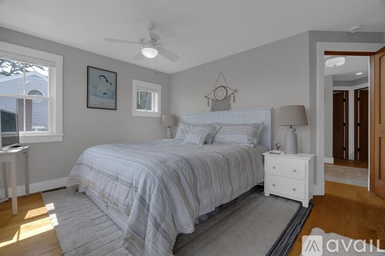 York House: 84 Bald Head Cliff Rd