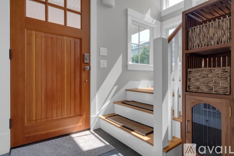 York House: 84 Bald Head Cliff Rd