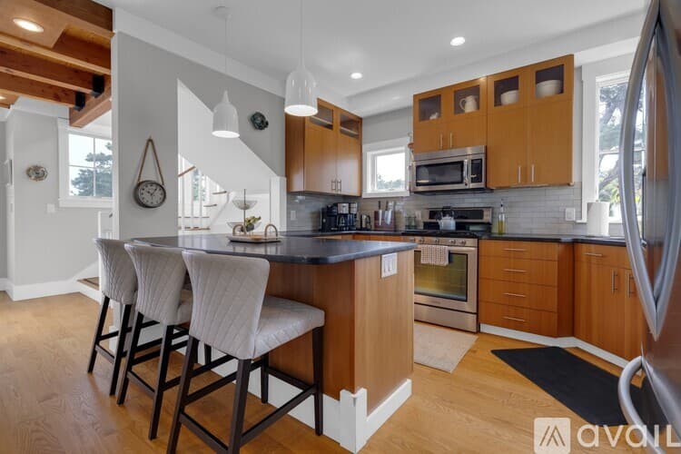 York House: 84 Bald Head Cliff Rd