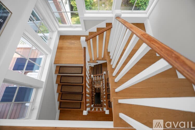 York House: 84 Bald Head Cliff Rd