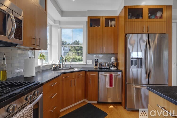 York House: 84 Bald Head Cliff Rd