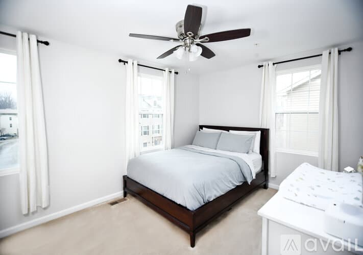 Glen Burnie House: 7417 Willow View Lane