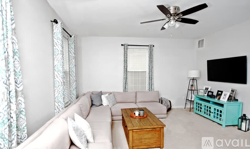Glen Burnie House: 7417 Willow View Lane