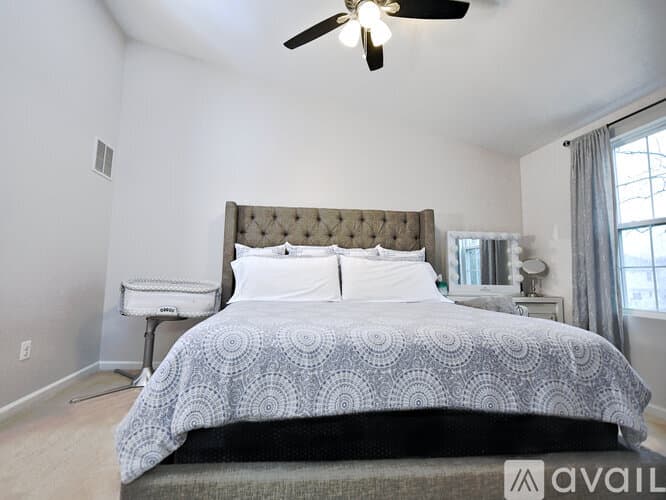 Glen Burnie House: 7417 Willow View Lane