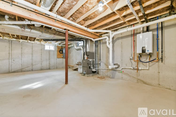 Boston House: 62 W Milton St