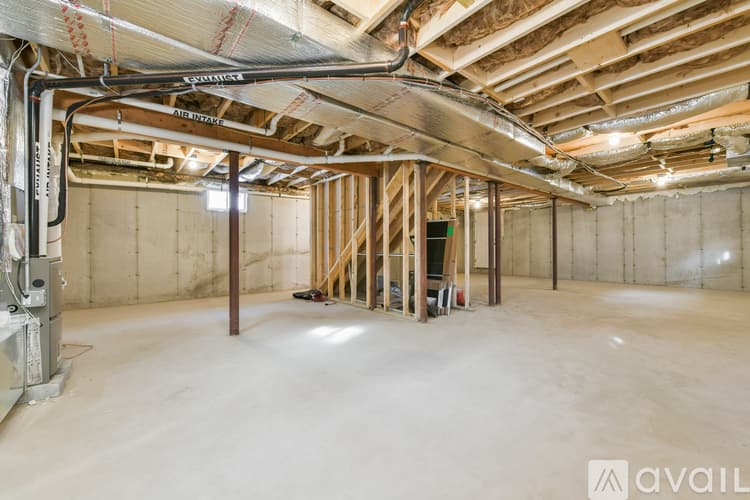 Boston House: 62 W Milton St