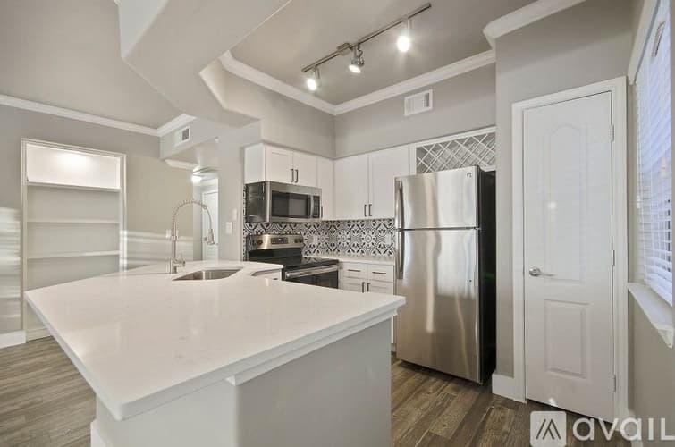 Fort Worth Apartment: 5700 Sandshell Dr