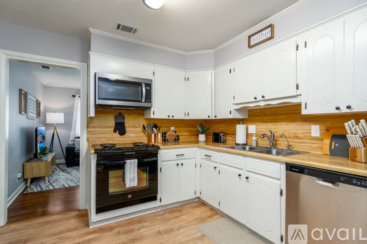Jacksonville House: 312 Warren St