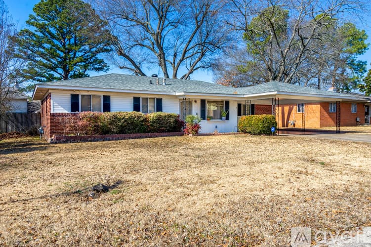 Jacksonville House: 312 Warren St