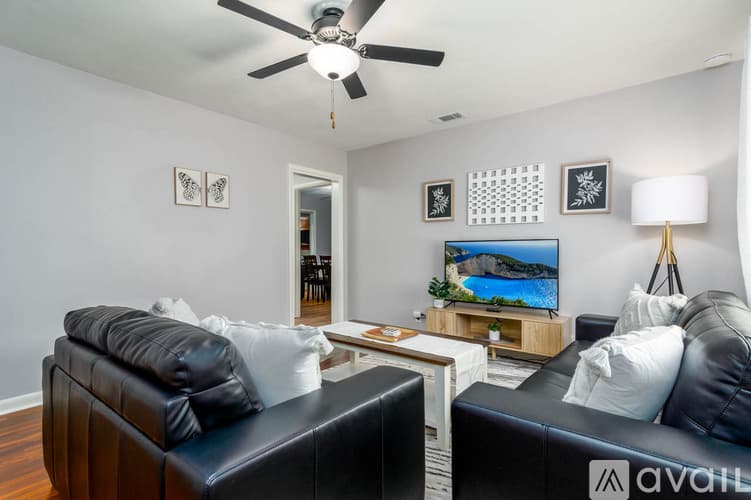 Jacksonville House: 312 Warren St