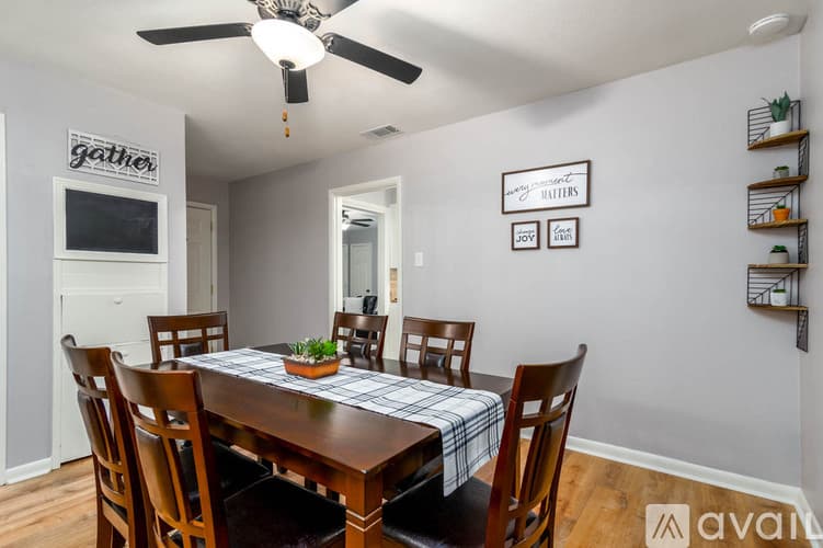 Jacksonville House: 312 Warren St