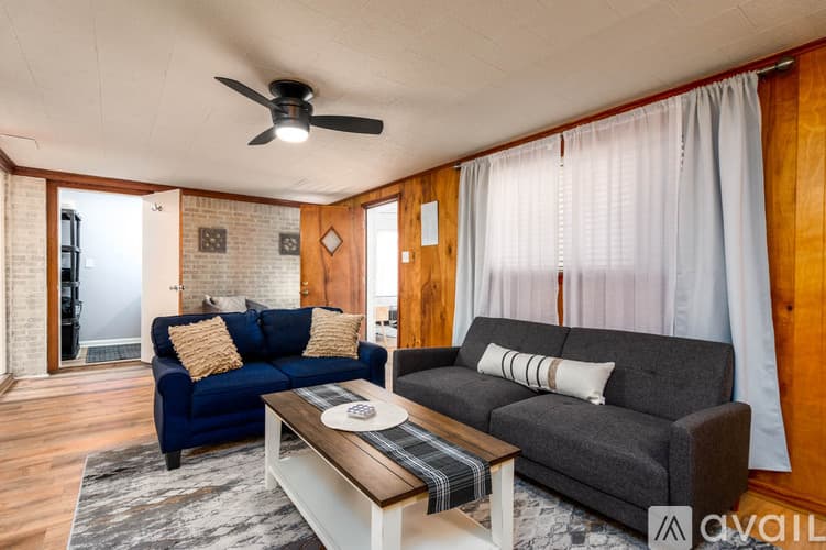 Jacksonville House: 312 Warren St