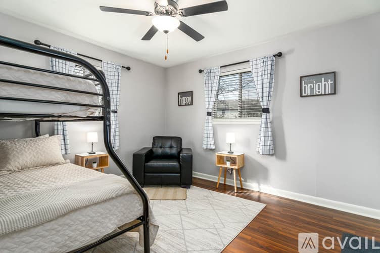 Jacksonville House: 312 Warren St
