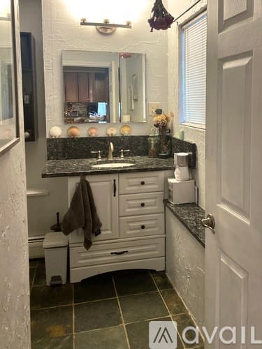 Salisbury Condo: 7 Shea St