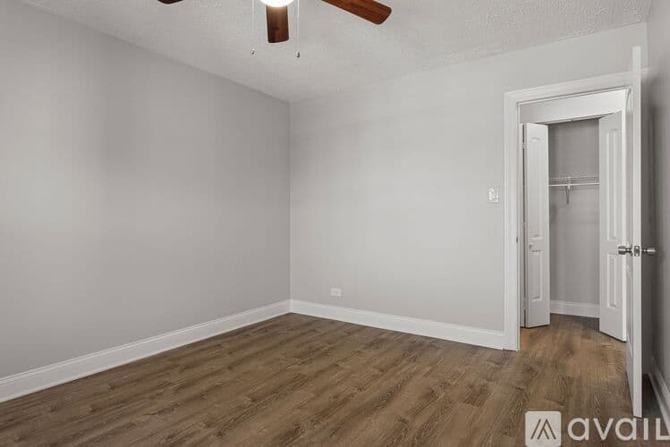 Chicago Apartment: 7710 N Sheridan Rd
