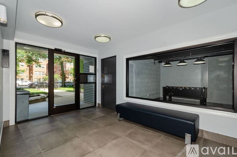 Chicago Apartment: 7710 N Sheridan Rd