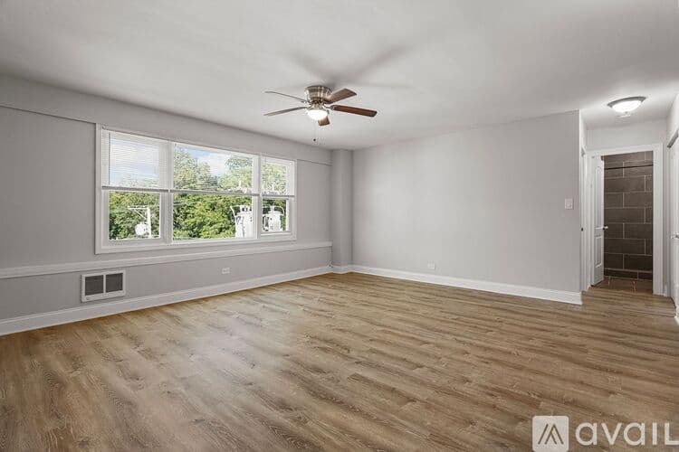 Chicago Apartment: 7710 N Sheridan Rd