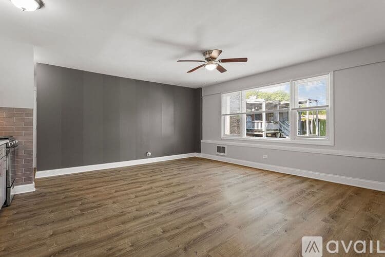 Chicago Apartment: 7710 N Sheridan Rd
