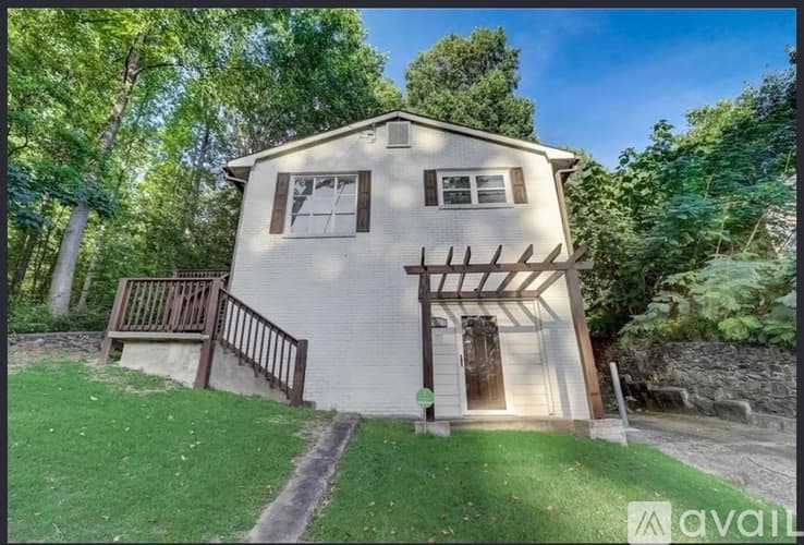 Atlanta House: 271 Childs Drive Northwest