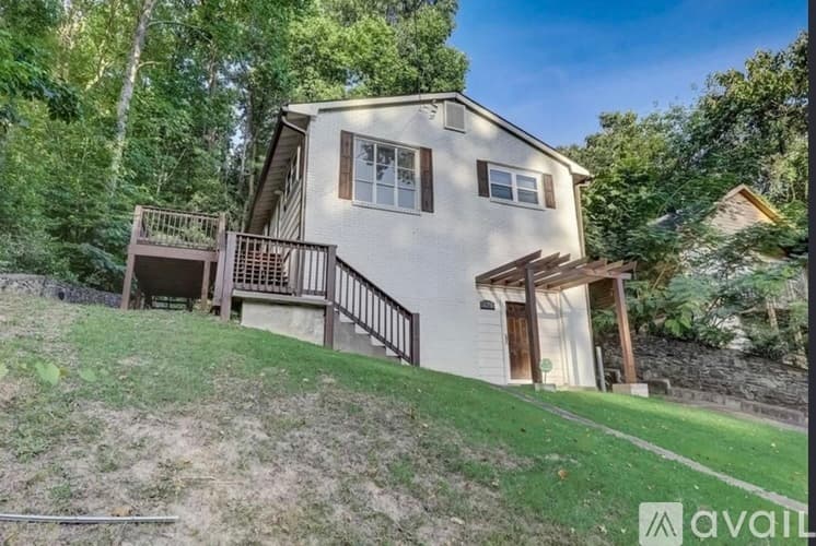 Atlanta House: 271 Childs Drive Northwest