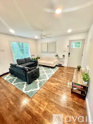 Atlanta House: 271 Childs Drive Northwest