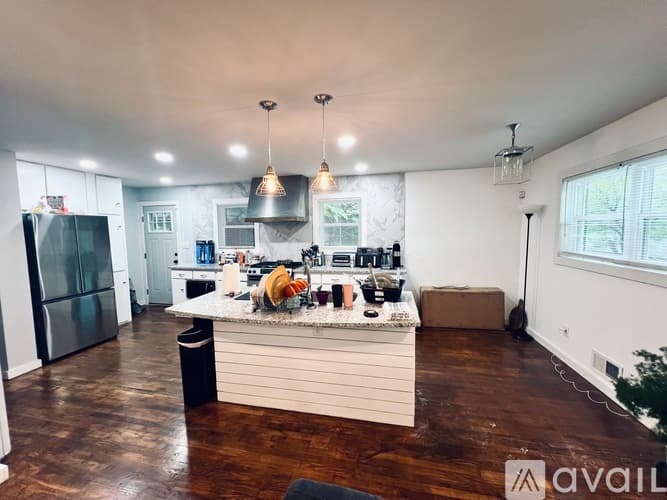 Atlanta House: 271 Childs Drive Northwest