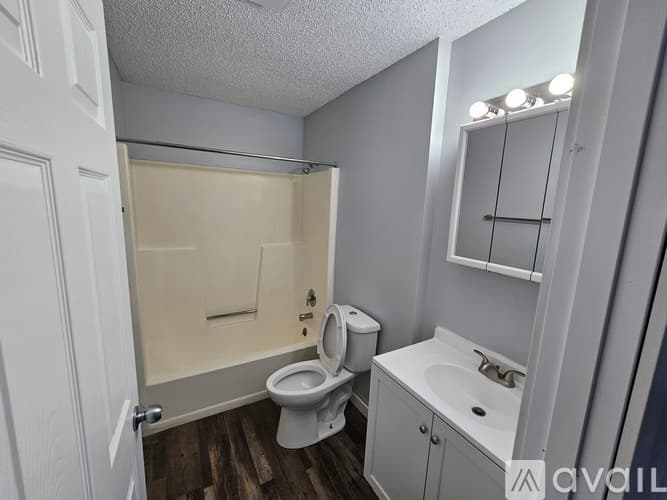 La Crosse Apartment: 514 10th St N