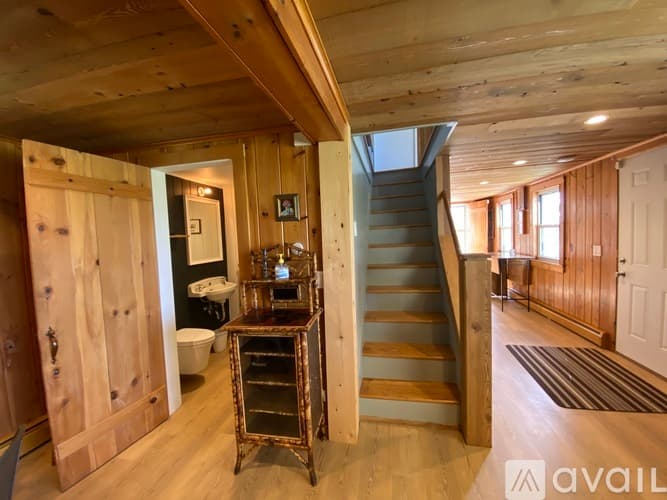 Litchfield House: 120 Looking Glass Hill Road