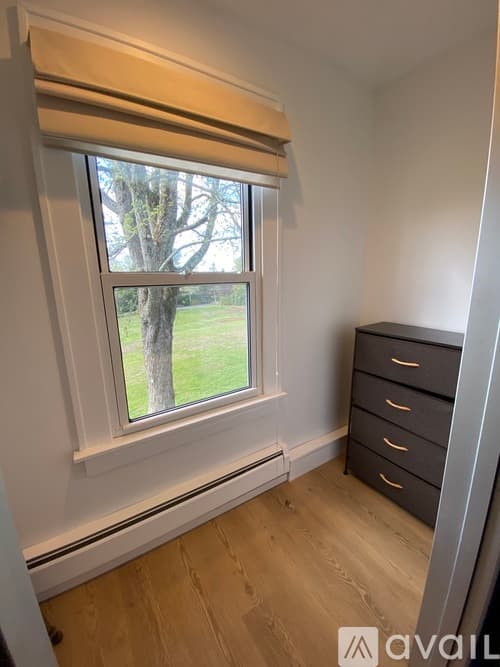 Litchfield House: 120 Looking Glass Hill Road