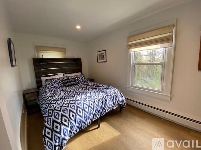 Litchfield House: 120 Looking Glass Hill Road