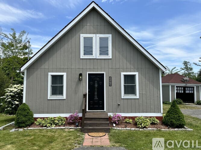 Trenton House: 1172 Bar Harbor Road
