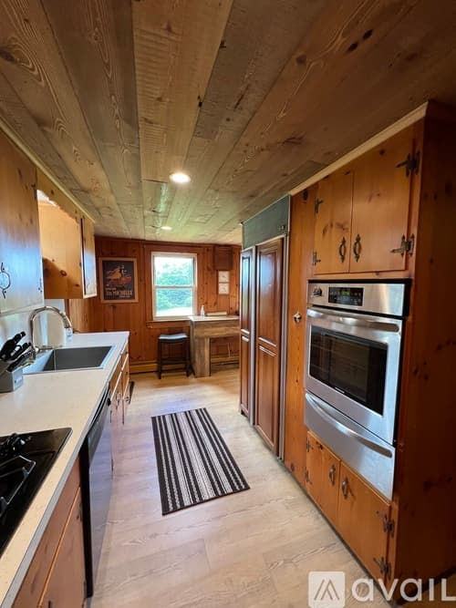 Litchfield House: 120 Looking Glass Hill Road