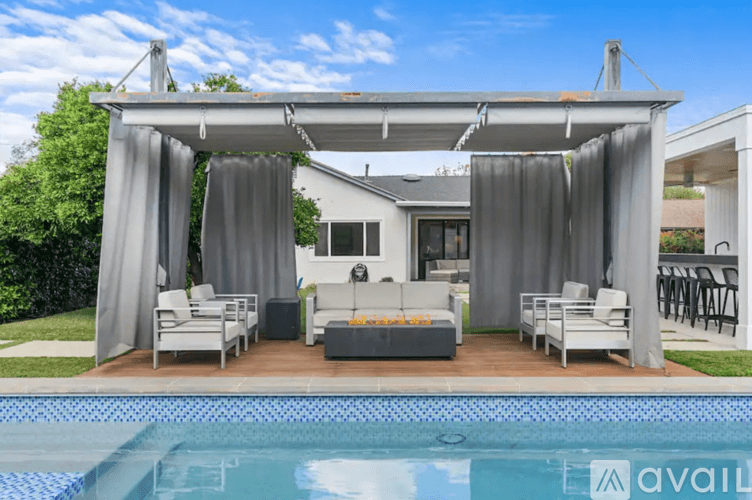 Los Angeles House: 23032 Mariano St