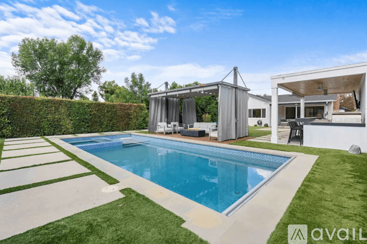 Los Angeles House: 23032 Mariano St