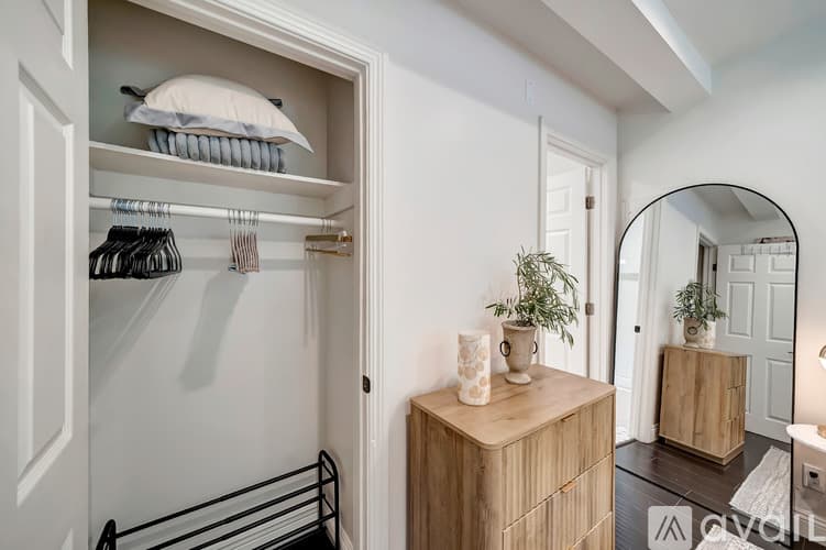 Los Angeles House: 5311 Elvira Rd