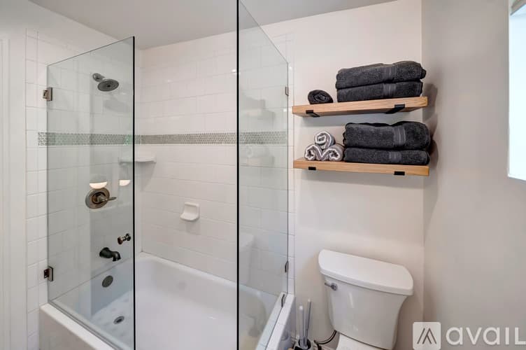 Los Angeles House: 5311 Elvira Rd