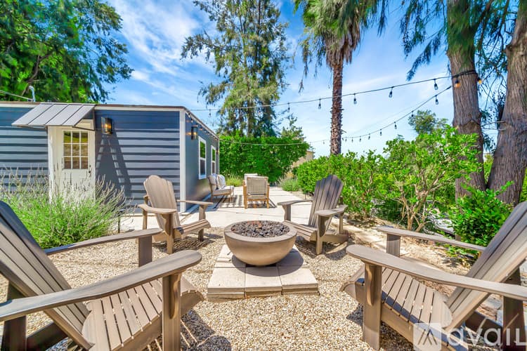 Los Angeles House: 5311 Elvira Rd