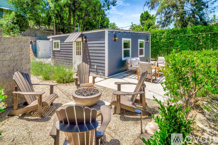 Los Angeles House: 5311 Elvira Rd