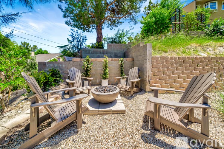 Los Angeles House: 5311 Elvira Rd