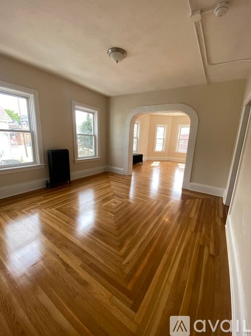 Pawtucket House: 13 Magill Street 2