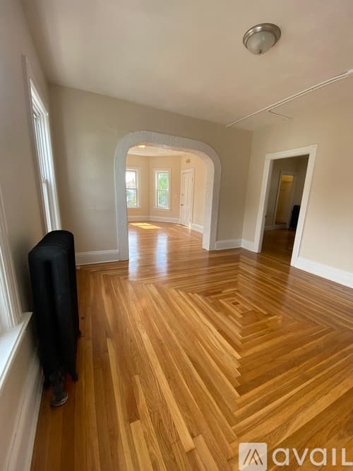 Pawtucket House: 13 Magill Street 2