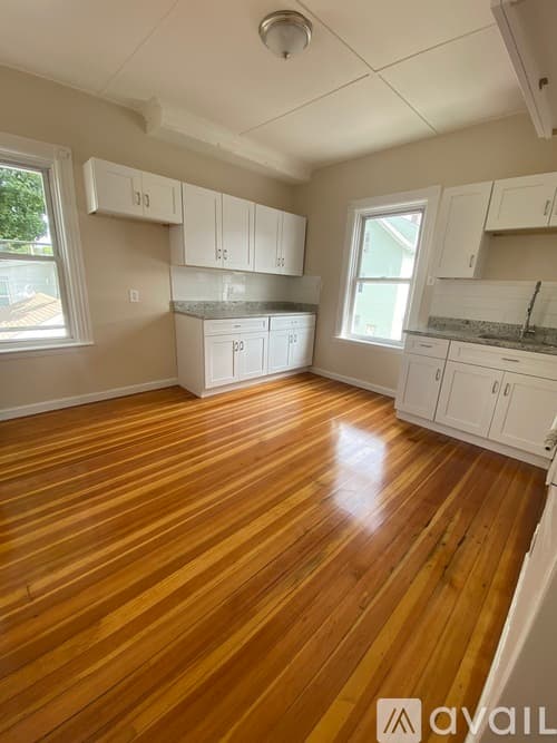 Pawtucket House: 13 Magill Street 2