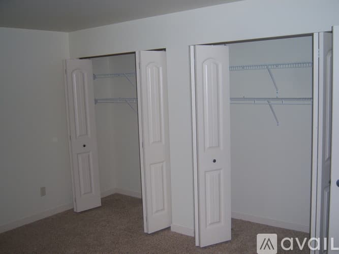 Eau Claire House: 2320 Peters Dr