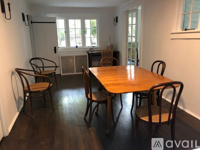 Westport House: 38 Rayfield Road