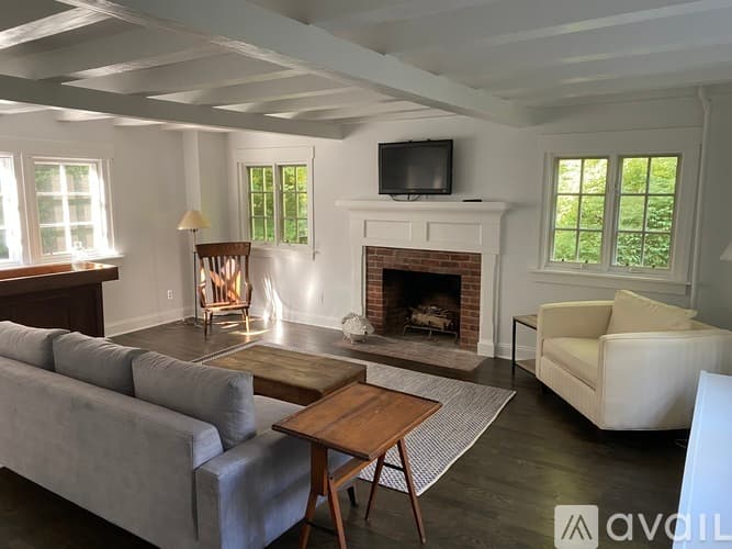 Westport House: 38 Rayfield Road