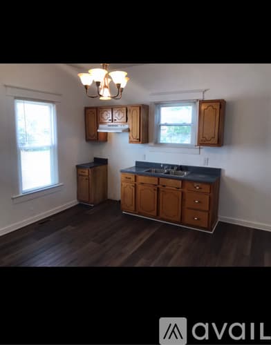 Goldsboro House: 1104 N George St