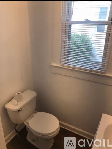 Goldsboro House: 1104 N George St