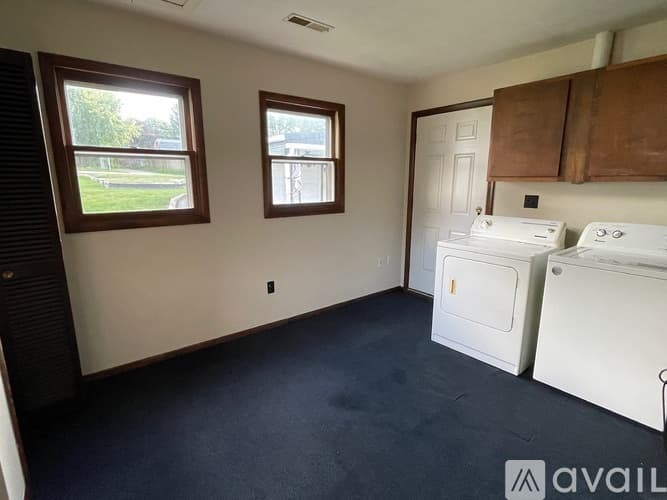 Bloomington House: 907 East Emerson Street