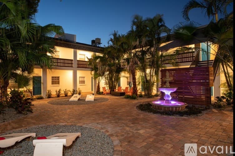 Tampa Apartment: 3215 W Swann Ave