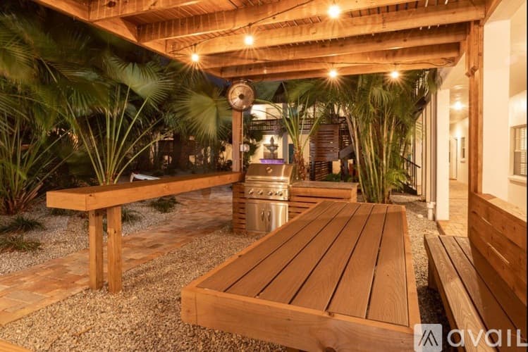 Tampa Apartment: 3215 W Swann Ave